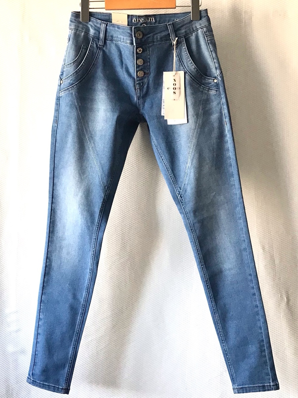 NWT Cream 'Bailey' Power Stretch Jeans Light Blue Button Fly Boyfriend Size 26